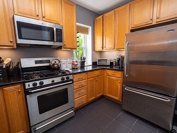 5th image of 1021 E 46th St APT 2N