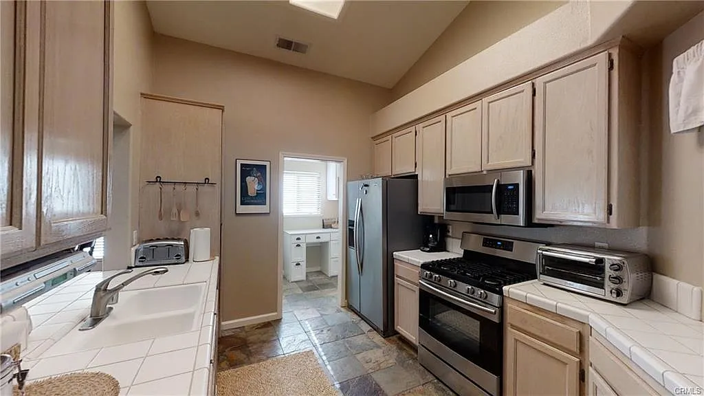 Building Photo - 3322 Sierra Springs Dr