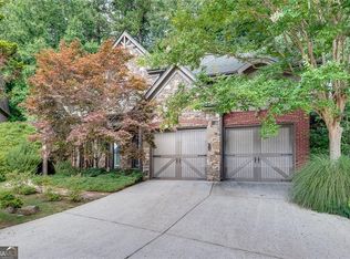 240 Lullwater Ct, Roswell, GA 30075