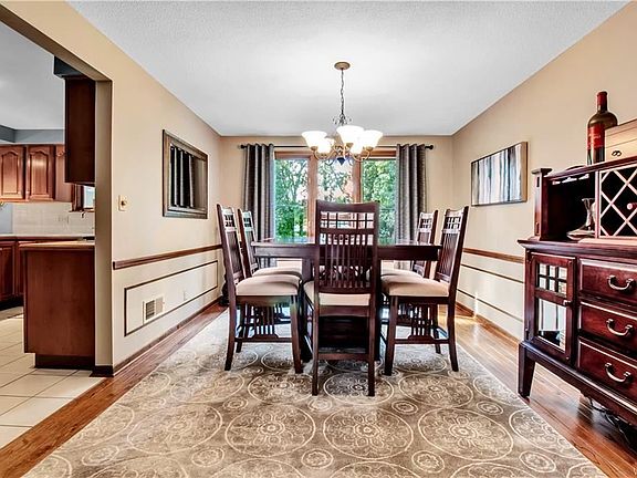 5th image of 58 Montbleu Dr