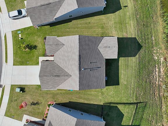 3rd image of 909 Wilkinson Ln