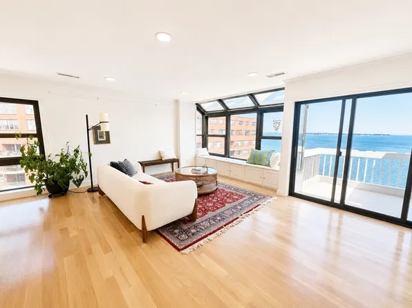 1 Seal Harbor Rd #Penthouse 16, Winthrop, MA 02152