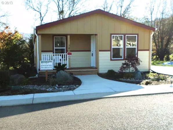 138 Knoll Ridge Ct, Myrtle Creek, OR 97457