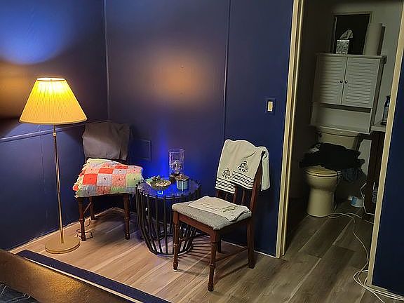 2nd image of 33 Rose Dr