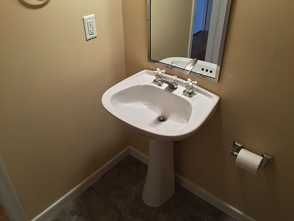 5th image of 7132 Lilac Ln