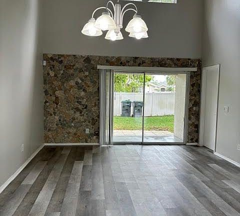 3rd image of 14780 Laguna Beach Cir