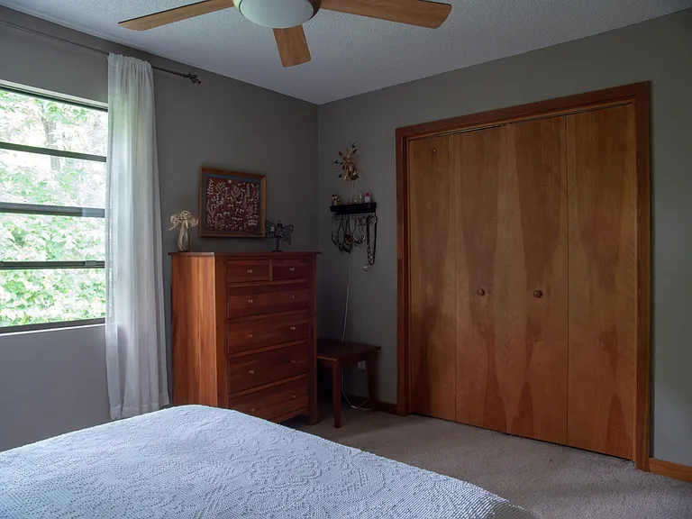 210 Cedarwood Ln — Photo 12