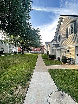 1st image of 625A Correll Ave #1