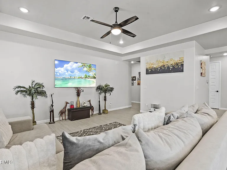 257 Staffs Way — Photo 7