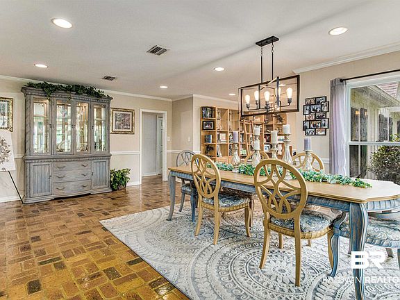 5th image of 32880 Redmond Ln