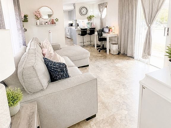 4th image of 1760 Westover Rd #1