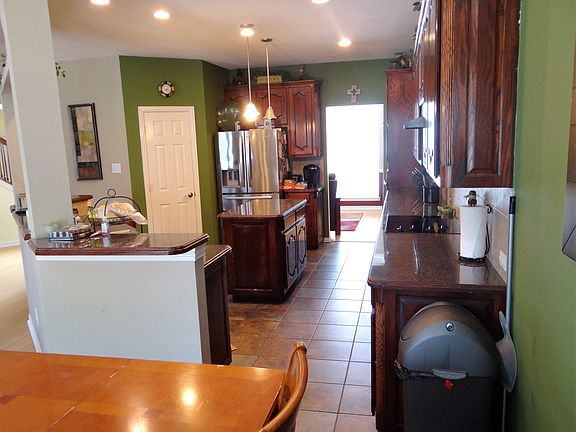3rd image of 123 Green Acres Dr