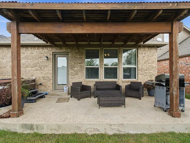 1028 Kaylie St — Photo 24
