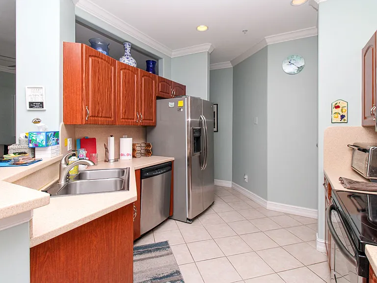 817 Carrick Bend Cir #101 — Photo 35