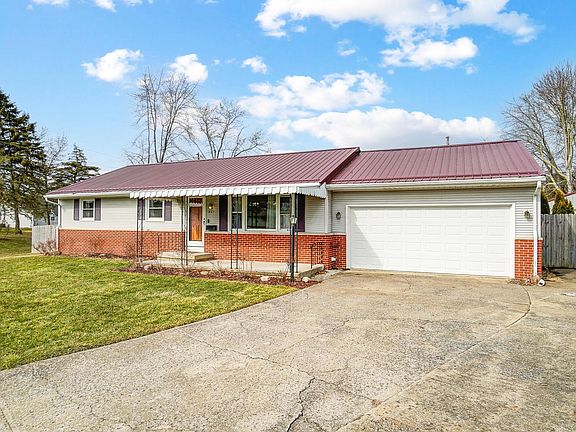 3rd image of 642 Belle Aire Pl