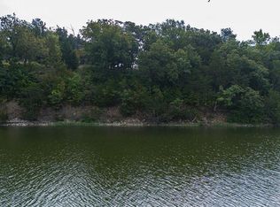 13 E Lakeview Rd, Mapleton, KS 66754