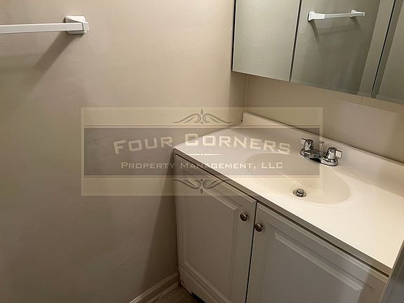 4th image of 3314 Beck St APT A