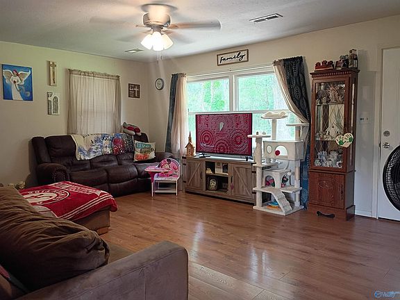 2nd image of 314 Hickory St