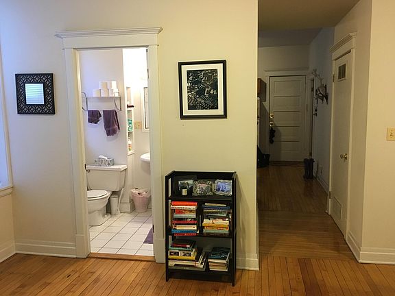 4th image of 1434 N Greenview Ave #2R