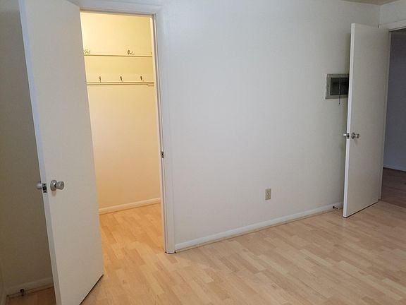 5th image of 1064 Highland St