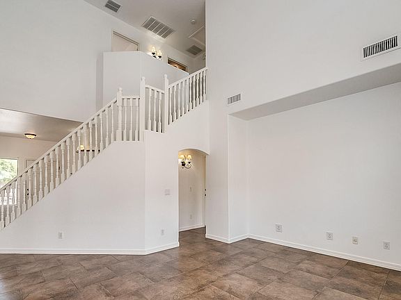 5th image of 163 E Camino Limon Verde
