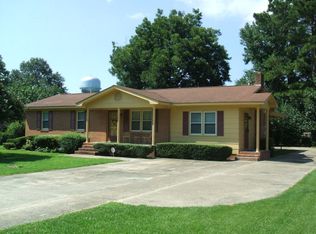 511 Hillsboro St, Mount Olive, NC 28365