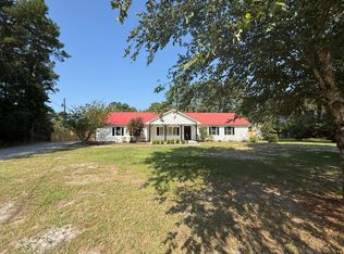 582 Coston Rd, Richlands, NC 28574