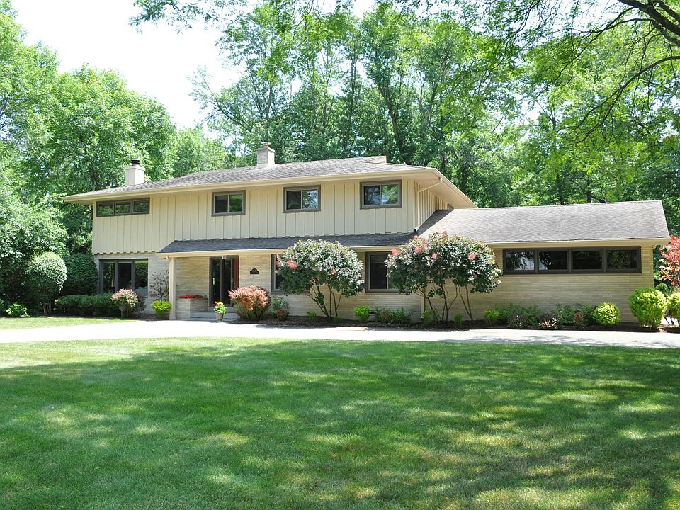 1st image of 7520 N Lake Dr