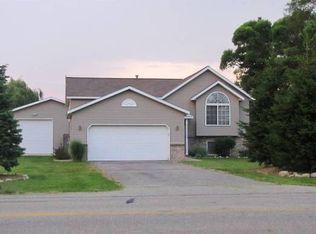 265 Cleveland St E, Coopersville, MI 49404