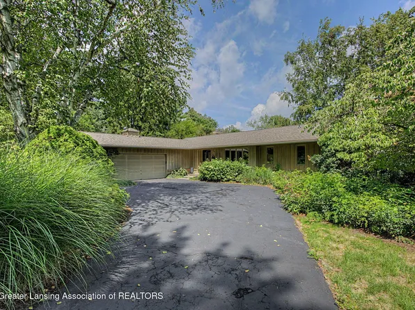 9124 Riverside Dr, Grand Ledge, MI 48837