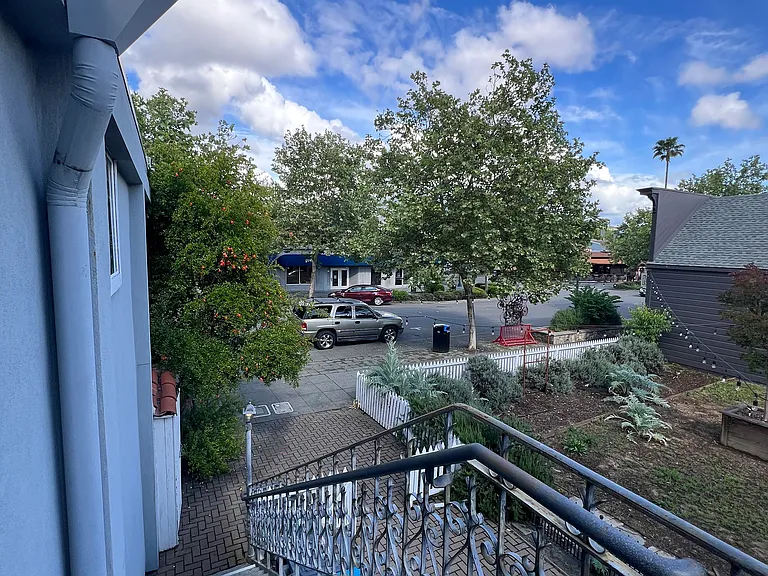 225 N Cloverdale Blvd #3 — Photo 17