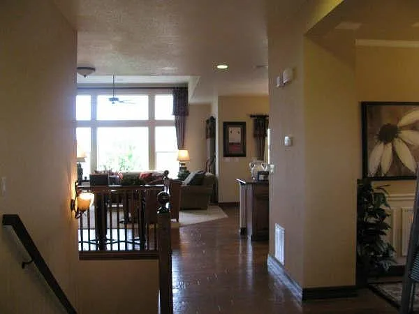 4 bed, 3500 sqft, $3,025 — Photo 4