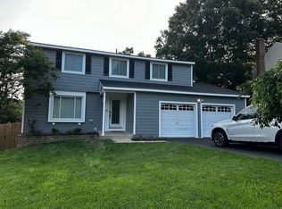 5906 Beech Tree Dr, Alexandria, VA 22310
