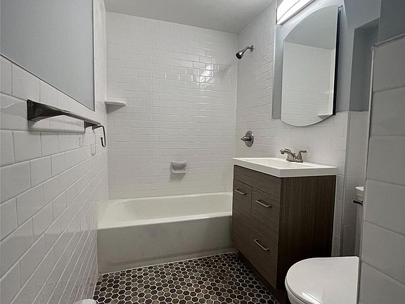 3rd image of 171-15 107th Ave #2