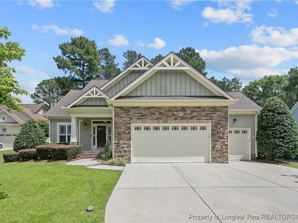 71 Orchard Falls Dr, Spring Lake, NC 28390