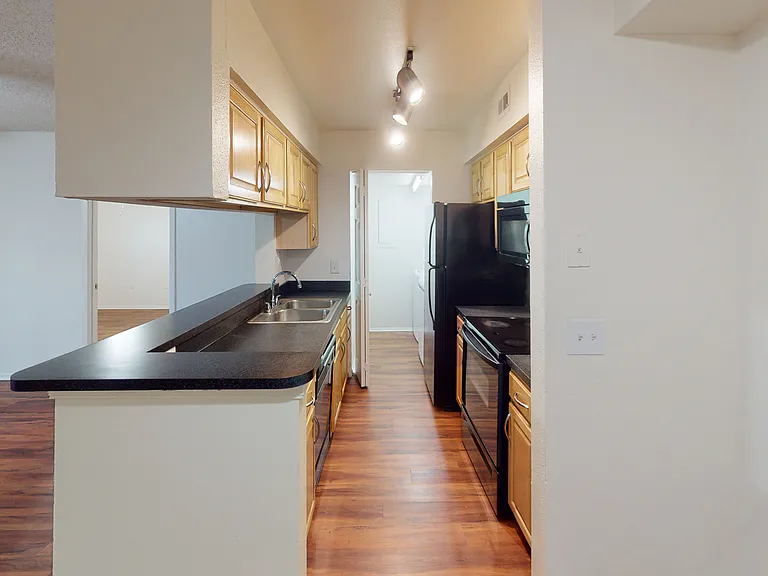 Lakewood Place — Photo 122