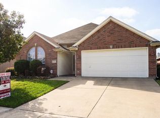 9124 Riverfalls Dr, Fort Worth, TX 76118