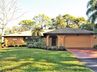 965 Dartmoor Cir, Nokomis, FL 34275