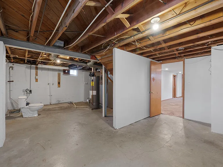 2883 Bremen St — Photo 24