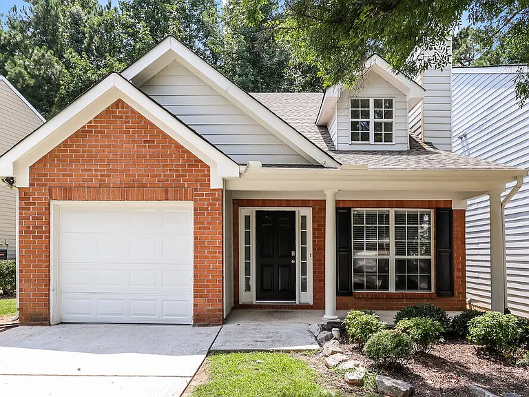 4423 Ravenwood Dr — Photo 1
