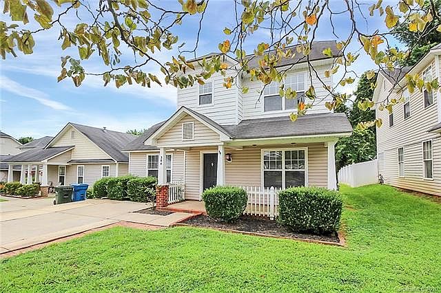 1st image of 304 Amir Cir
