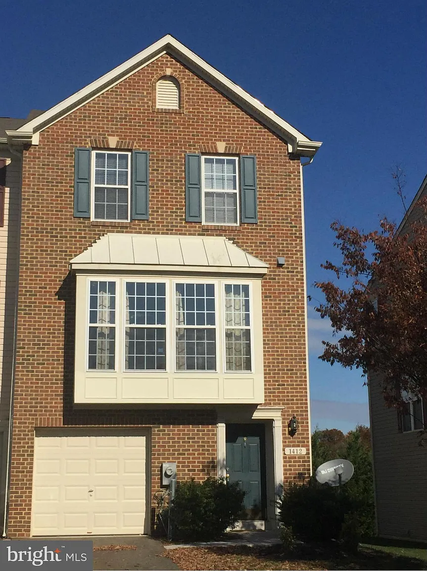 1412 Pangbourne Way photo 1