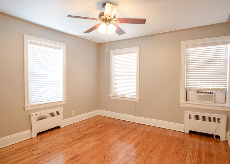1st image of 457 Jersey Ave APT 1R