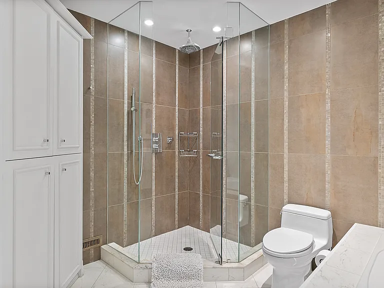 111 Summerhill Ave — Photo 41