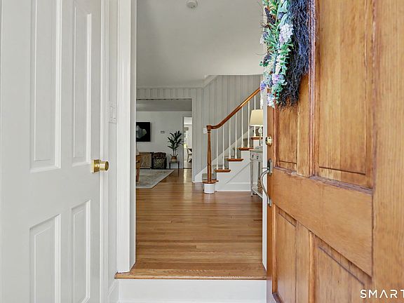 4th image of 15 Scribner Avenue