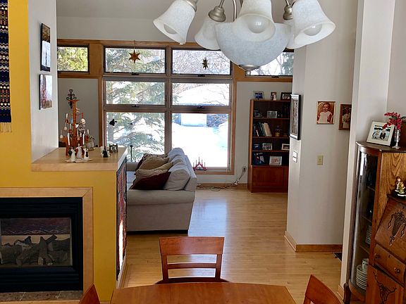 5th image of 518 Capitol Dr