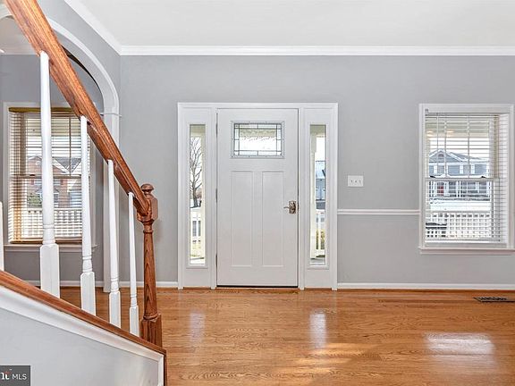 3rd image of 2756 Flintridge Dr