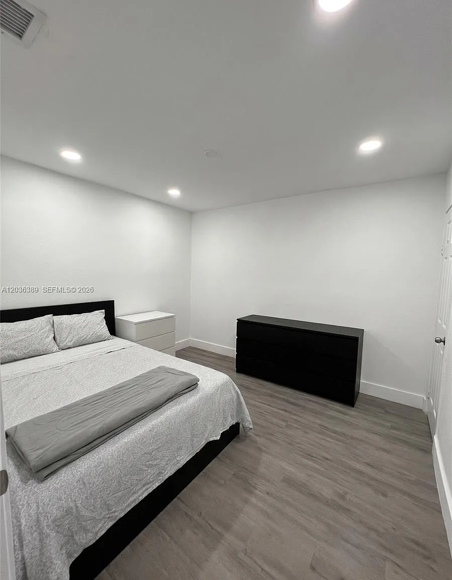 2 bed, 2294 sqft, $2,600 — Photo 3