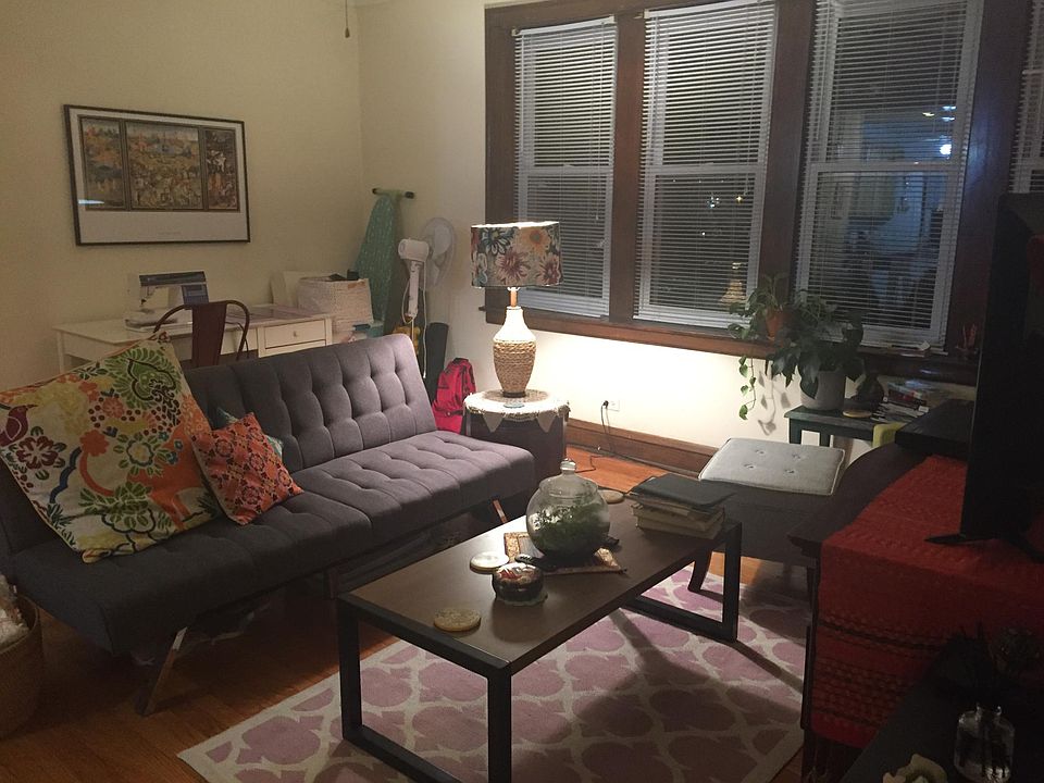 1st image of 1903 W Balmoral Ave APT 3