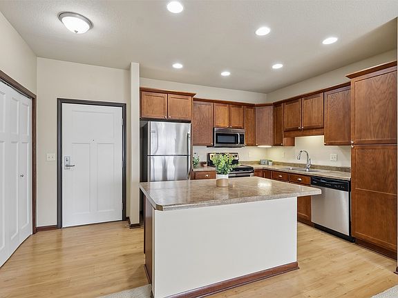 5th image of 1370 SW Magazine Rd #205